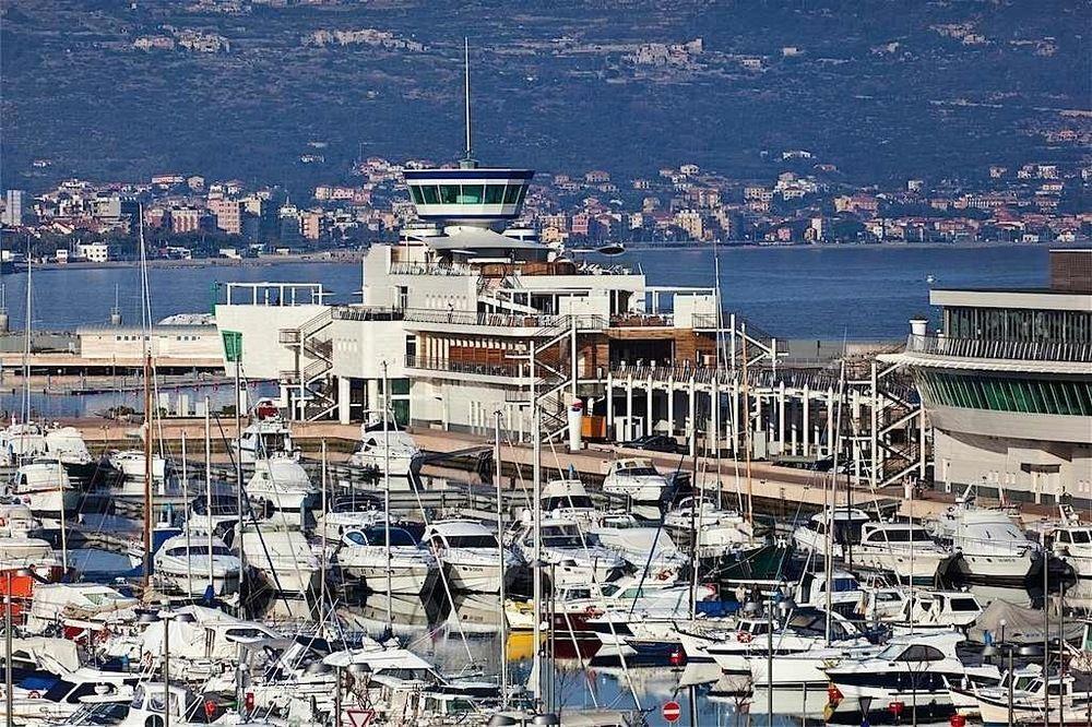Yacht Club Marina Di Loano Hotel Exterior photo