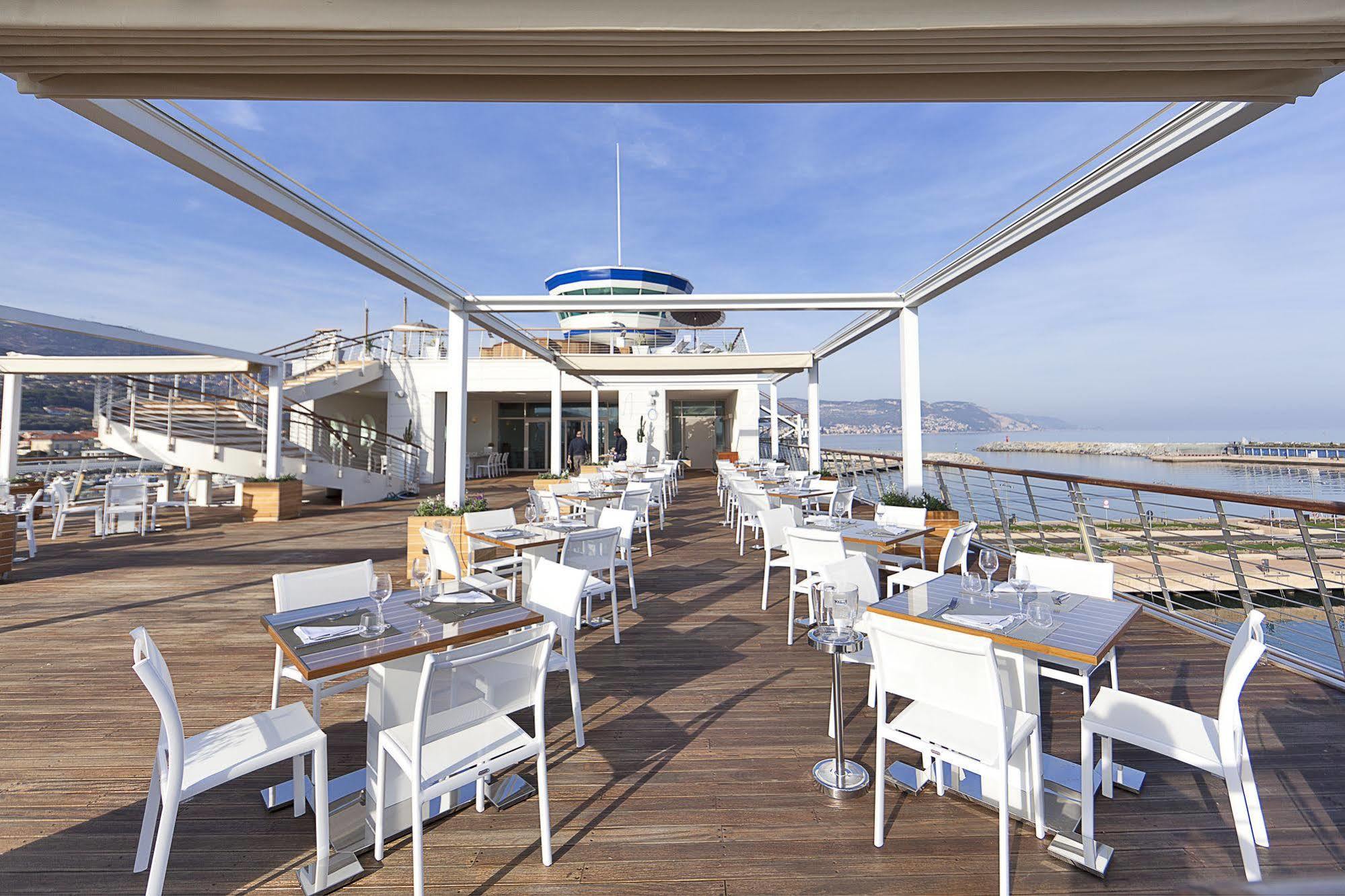Yacht Club Marina Di Loano Hotel Exterior photo